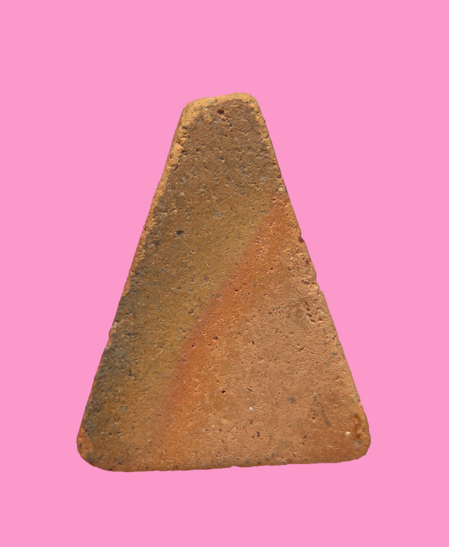 พระเนื้อดิน เก่า พิมพ์หูบายศรี