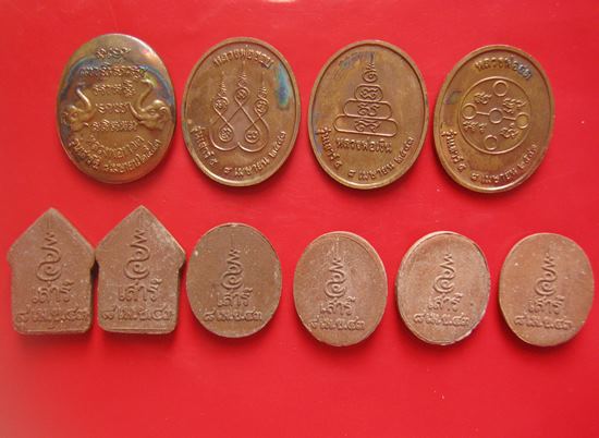 พระชุดหลวงปู่ทวด หลวงพ่อชอบ หลวงพ่อเงิน หลวงพ่อสด หลวงพ่อจาด จง คง อี๋ พิธีเสาร์ 5 ปี 43 หลวงปู่หมุน