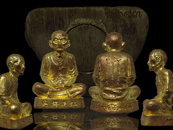 รูปหล่ออาจารย์โง้วกิมโคย (เซียนแปะ) รุ่นฟ้าประทานพร วัดศาลเจ้า จ.ปทุมธานี ปี ๒๕๖๐ กล่องเดิม