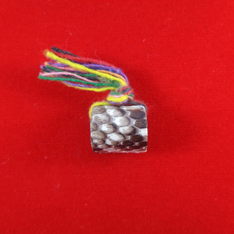 ตะกรุดลูกอมหนังงูเหลือม รุ่นเขมือบทรัพย์ หลวงพ่อสมบุญ ปิยธมโม วัดลำพันบอง จ.สุพรรณบุรี สวยครับ