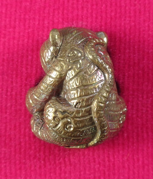 ลูกอมเสือรุ่น 168 หลวงปู่แสน วัดบ้านหนองจิก จ.ศรีสะเกษ เนื้อสำริด อุดผงมวลสาร สวยครับ