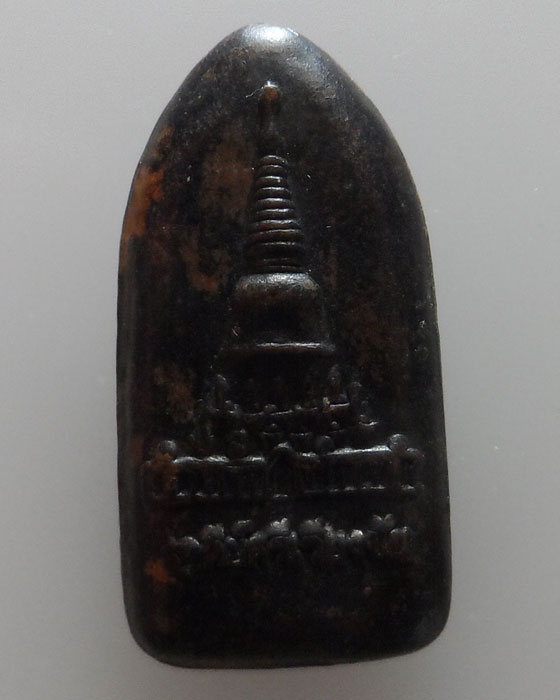 พระผงพระครูพินิจสารธรรม หลัง เจดีย์ศรีเวียงชัย 