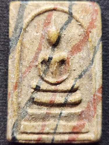  วัดไผ่โรงวัว จ.สุพรรณบุรี พระสมเด็จ หลัง รูปเหมือนหลวงพ่อขอม  ปี 2505 เนื้อผงน้ำมัน หลวงพ่อกวยเสก