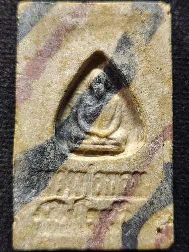 วัดไผ่โรงวัว สุพรรณบุรี พระสมเด็จ หลวงพ่อขอม เนื้อลาย สายรุ้ง ผงน้ำมัน ปี 2505 หนังสือ2แถว