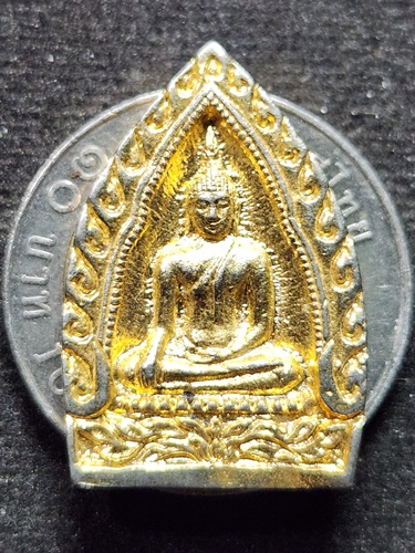 วัดไผ่โรงวัว จังหวัดสุพรรณบุรี  เหรียญหล่อพระพุทธโคดม - หลวงพ่อขอม