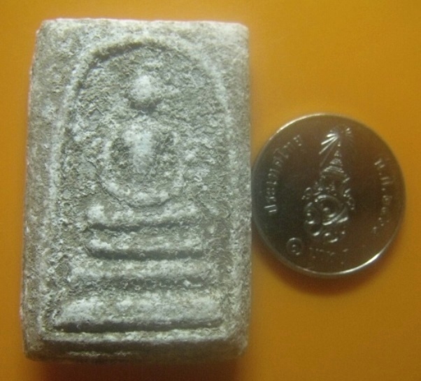 **เบาๆ*พระสมเด็จพิมพ์ใหญ่ 2 หน้า มีคราบกรุ เก่าๆ ไม่ทราบที่**เนื้อจัด สวยๆ เชิญชมครับ