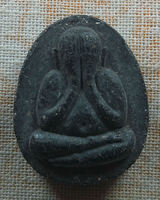 พระปิดตาบัวทิพย์ วัดกวิศราราม จ.ลพบุรี