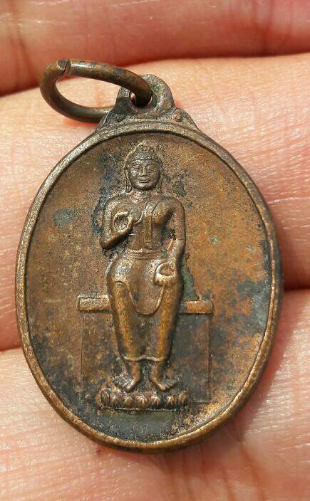 เหรียญหลวงพ่อประทานพร วัดพนัญเชิงวรวิหาร จ.พระนครศรีอยุธยา ปี 2542 เคาะเดียว 