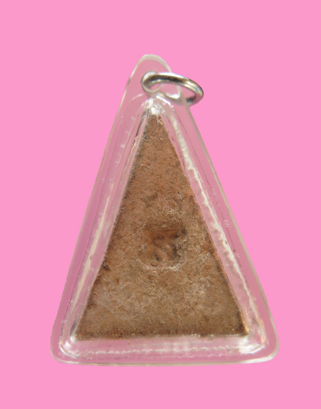 นางพญาค่ายอดิสร เลี่ยมพร้อมใช้ ปี 15 พิธีดีครับ