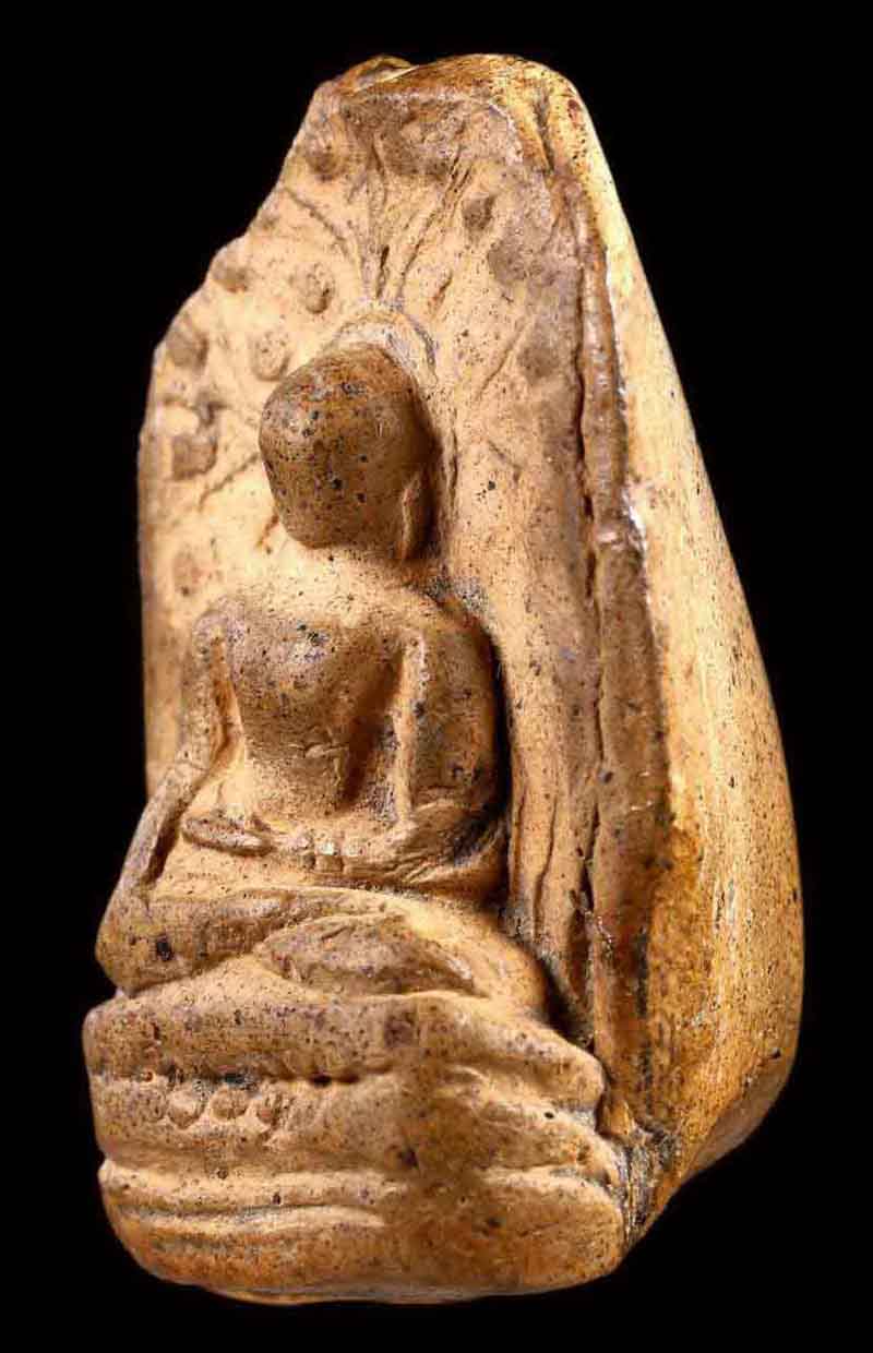 เขียวแพงแดงหายากพระคงกรุเก่า บิ่นตามภาพ ไม่มีหักอุดซ่อม รับประกันพระแท้ตลอดชีพ