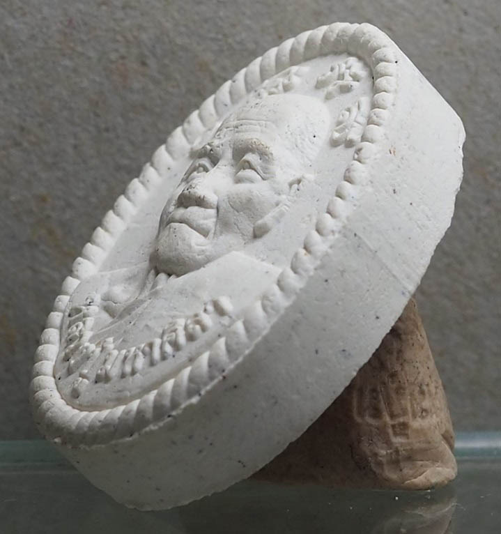 1.พระผงดวงเศรษฐีรุ่น ๑ บล็อคยางไหล่ขึดหลวงปู่มหาศิลา สิริจันโท วัดโพธิ์ศรีสะอาด จังหวัดกาฬสินธุ์