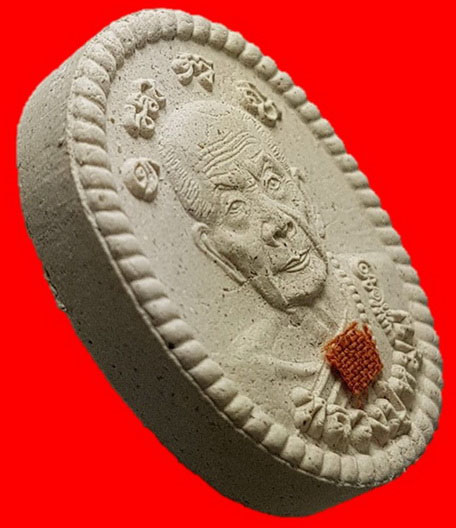 ดวงเศรษฐี รุ่น2 หลวงปู่หมุนฐิตสีโล รุ่นหมุนเงินทองดีเฮงติดจีวรเนื้อผง วัดป่าหนองหล่ม จ.สระแก้วปี2556