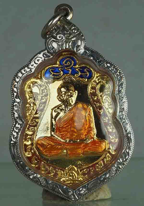 เหรียญเสมากะหลั่ยทองลง 3 สี 3 โค้ด สวยๆ หลวงปู่ทิม มงคลศิลาฤกษ์ ปี ๒๕๓๗ เลียมเงินพร้อมใช้ครับ