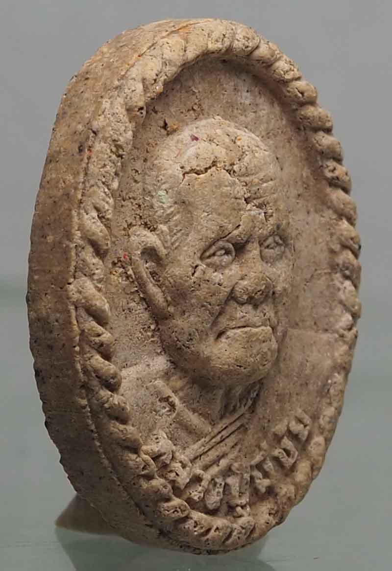 หลวงปู่มีชัย รุ่นเงินไหลมา พระผงพิมพ์ลึก สวยเดิมพร้อมกล่อง