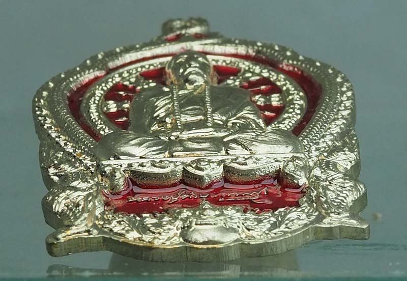 หรียญเจริญบารมี 89 เนื้อทองขาว ลงยาสีแดง หลวงปู่คำบุ คุตตะจิตโต สวยวิ้งๆ