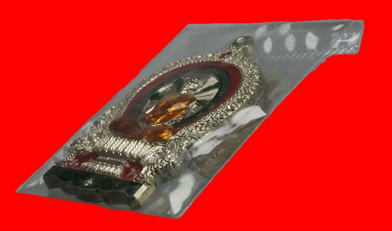 เหรียญนั่งพานรุ่นแรก เนื้ออัลปาก้าลงยา สวยวิ้งๆ หลวงพ่อส่วน วัดหนองคล้า อ.ศรีราชา จ.ชลบุรี