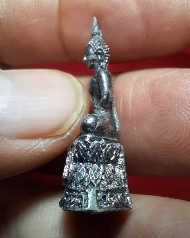 พระกริ่ง หลวงพ่อศรีสวรรค์ วัดนครสวรรค์ เนื้อเงิน พิมพ์เล็ก ปี2535 สวยมากกล่องเดิมๆ