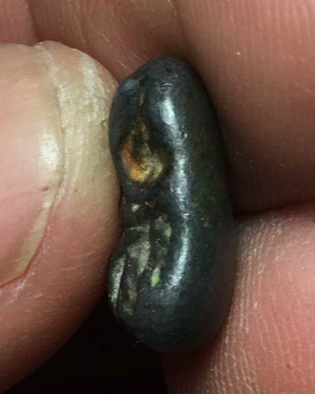 พระ ปิดตา ยุคแรก หลวงปู่เอี่ยม วัดหนัง เนื้อนะหัวเข่า หลังอูม ในตลับพุ๊กอย่างดี