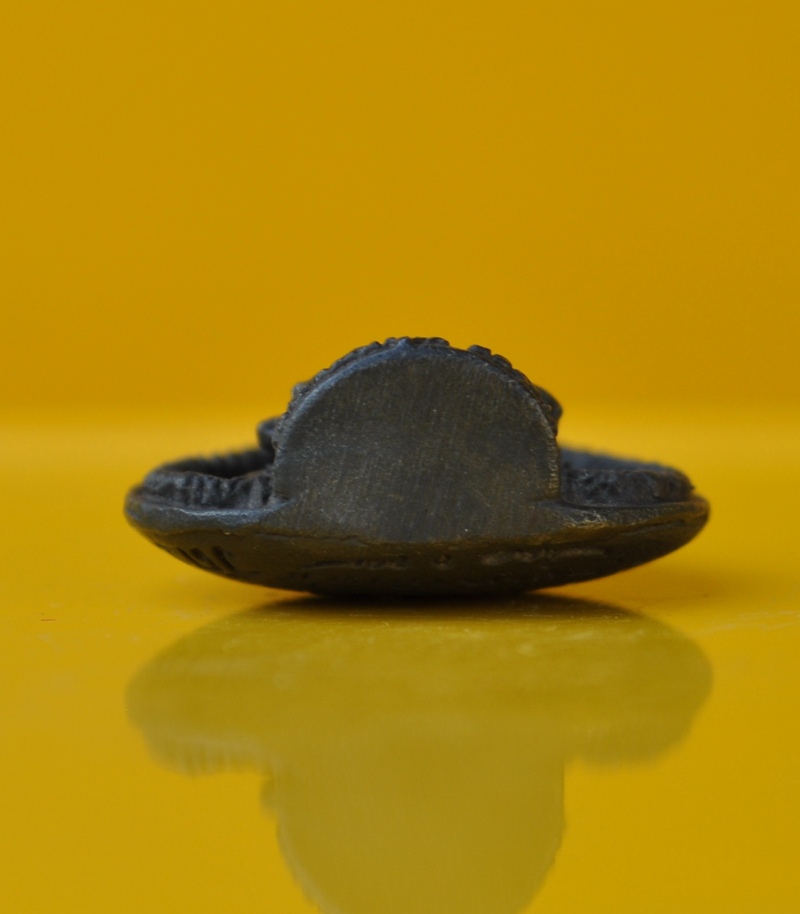 รูปเหมือนใบโพธิ์รุ่นลายเซ็นต์ หลวงพ่อคูณ 