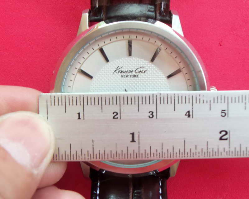 นาฬิกาข้อมือ Kenneth Cole ระบบควอท สายพันธ์อเมริกัน หน้าปัท 4.5ซม(เคาะเดียวแดง).