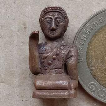 นางกวักหล่อโบราณ รุ่นกวักแสนล้าน หลวงปู่แสน วัดบ้านหนองจิก ศรีสะเกษ ปี2561 ทองแดงเถื่อน เลข17+กล่อ