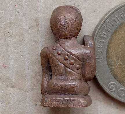 นางกวักหล่อโบราณ รุ่นกวักแสนล้าน หลวงปู่แสน วัดบ้านหนองจิก ศรีสะเกษ ปี2561 ทองแดงเถื่อน เลข17+กล่อ