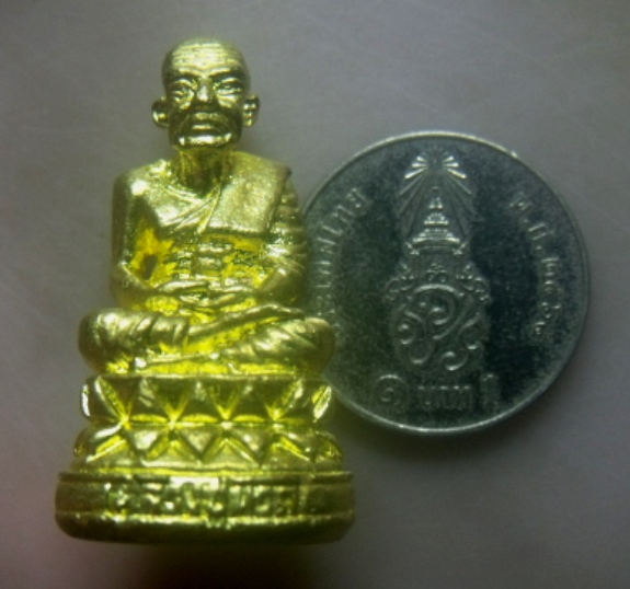 **เบาๆ**หลวงปู่ทวด พิมพ์บัวรอบ วัดในหาน จ.ภูเก็ต เนื้อเปียกทอง ปี ๒๕๓๖**ตอกโค้ด สวยๆ