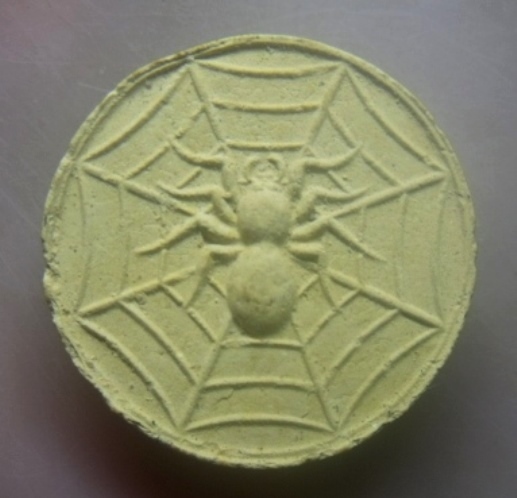 **เบาๆ**พระผงรูปเหมือน หลวงปู่สุภา วัดสีลสุภาราม หลังแมงมุมเรียกทรัพย์ รุ่นฉลองพัดยศ ภูเก็ต ปี ๒๕๔๗*