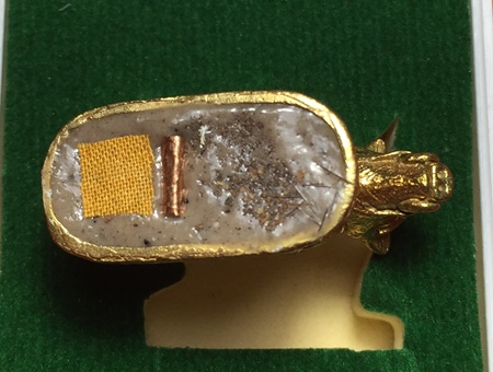 หมูมหามงคลคูณทอง หลวงพ่อคูณ วัดบ้านไร่ ปี2553 เนื้อทองทิพย์ ใต้ฐานอุดผงจีวรเกศา+ตะกรุด เลข4274+กล่อง