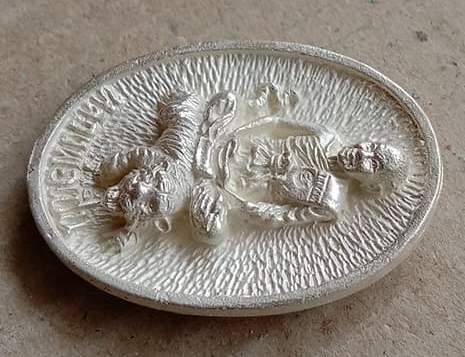 เหรียญหล่อฉีดขี่เสือ รูปไข หลวงพ่อเปิ่น วัดบางพระ นครปฐม ปี2534 เนื้อเงิน รุ่นมหาเศรษฐี +ตลับสแตนเลส