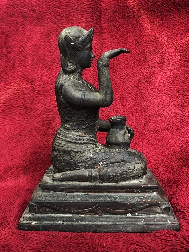 นางกวัก หลวงพ่อแช่ม ฐานุสฺสโก วัดดอนยายหอม จ .นครปฐม 