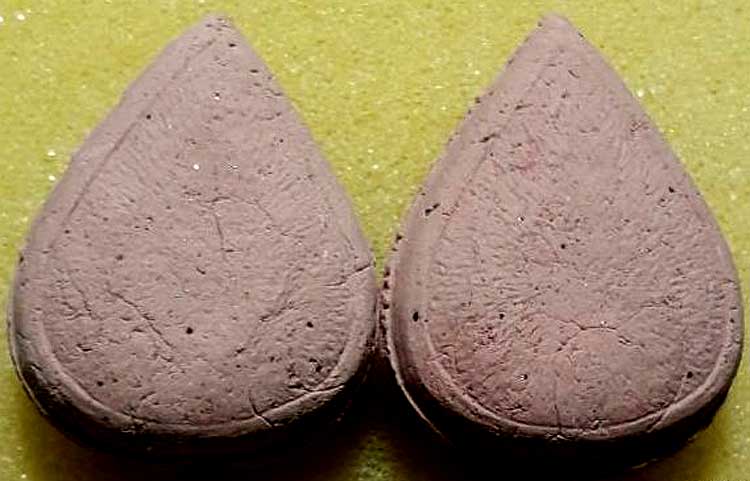 *พระผงเกศหลวงพ่อวัดไร่ขิง ชุกชี กระเบื้องโบสถ์ ทรงหยดน้ำ ปี๒๕๓๐*