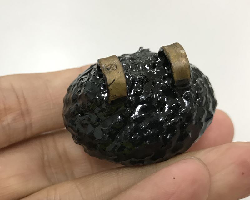 เบี้ยแก้ ถักเชือก ลงรัก ห่วงแบน ตอกโค๊ต พระมหาสุรศักดิ์ LP.Surasak วัดประดู่ฯ สมุทรสงคราม