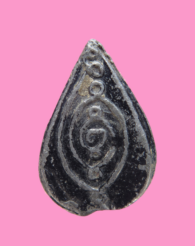 พระกลีบบัว พิมพ์พระพุทธ เนื้อชินตะกั่วชุบรัก หลังยันต์ หลวงพ่อเดิม วัดหนองโพ