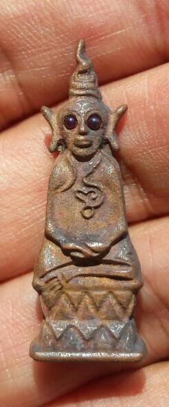 งั่งตาแดง เนื้อทองแดงเถื่อน อุดผงพราย หลวงพ่อเมียน วัดจะเนียงวนาราม จ.บุรีรัมย์ ปี 2567 เคาะเดียว