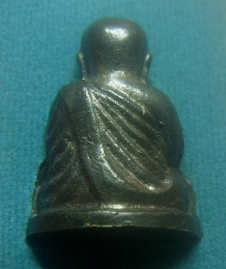 **เบาๆ**รูปหล่อหลวงพ่อเงิน วัดบางคลาน รุ่นอนุสรณ์ ๑๐๐ ปี**เนื้อจัด สวยๆ พร้อมกล่องเดิม