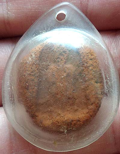 เนื้อดินเก่าๆ เลี่ยมเก่าๆ