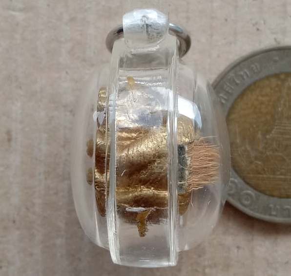 ลูกอมหนังเสือพยัคเมฆา รุ่นมหาเสน่ห์ ครูบากฤษณะ อินทวัณโณ สำนักสงฆ์เวฬุวัน นครราชสีมา ปี2548 เลี่ยมกั