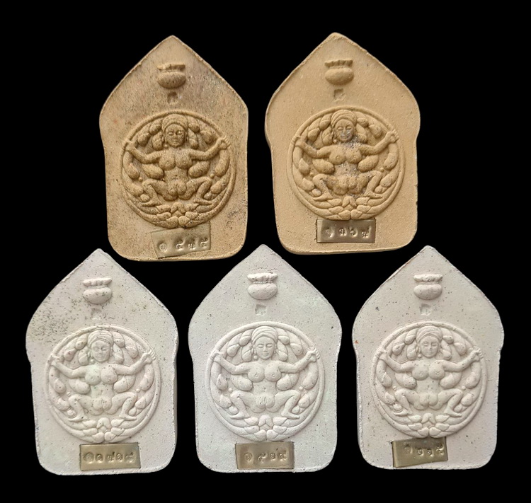 เคาะแรกแดง..แม่พิมพ์รุ่นแรก๖๕...รวม ๕ องค์ กล่องเดิม...ลป.อุดมทรัพย์ วัดเวฬุวันธรรมวิหาร จ.ศรีสะเกษ 