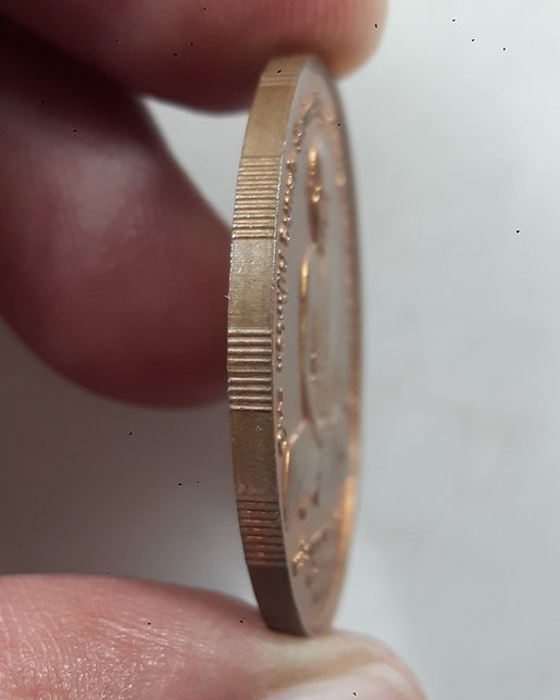 “ เหรียญบล็อกกษาร์ป หลวงปู่ไข่ วัดบพิตรพิมุข(วัดเชิงเลน) หลังพระพุทธอรหัง กลีบบัว ปี 2545 ”