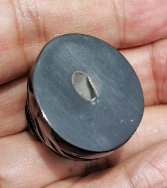 เสือหลวงพ่อเปิ่น รุ่นไตรมาส 44 เนื้อเขาควายแกะ อุดกริ่ง วัดบางพระ จ.นครปฐม ปี 2544 เคาะเดียว    