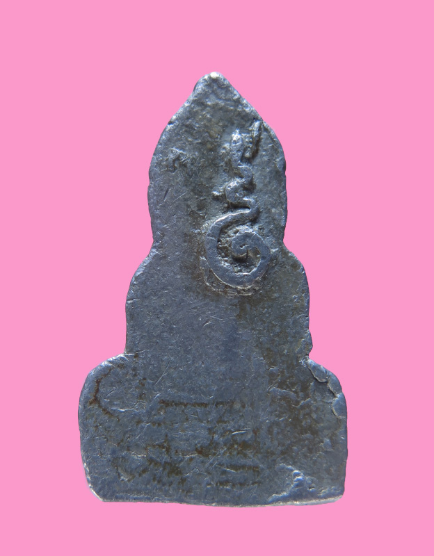 พระพิมพ์หน้าเณร หลวงตาจวน วัดไก่เตี้ย เนื้อชิน หลังยันต์ (หายาก)