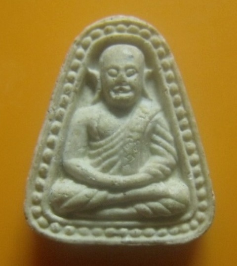 **เบา​ๆ**หลวงพ่อเงิน วัดบางคลาน รุ่นปลดหนี้ เนื้อผงมวลสารเกสรดอกไม้108 จาก 9 วัดศักดิ์สิทธิ์ ปี๒๕๓๔*