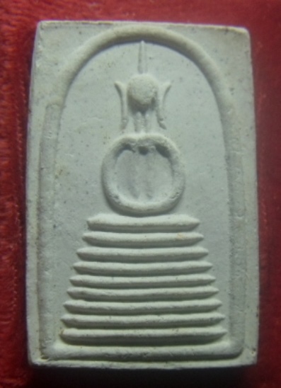 **เบาๆ**พระสมเด็จเจริญทรัพย์ พิมพ์เก้าชั้นอกร่องหูบายศรี ผสมผงเก่า วัดบวรฯ ปี ๒๕๓๖**พร้อมกล่องเดิม