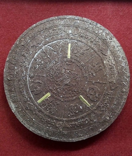 ล็อกเก็ตกลมใหญ่บัวรอบ+เกศา หลวงปู่ทิม วัดพระขาว ปี50 ตะกรุดทองคำ 3ดอก เลข#88...เคาะเดียวแดง...