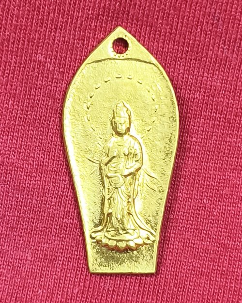 เหรียญเจ้าแม่กวนอิม กะไหล่ทอง (ไม่ทราบที่)