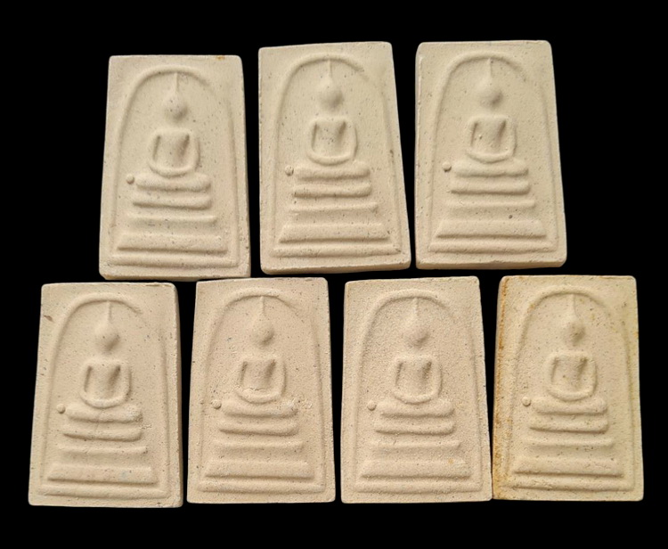 เคาะแรกแดง..พระสมเด็จ ๗ องค์ ซองเดิม..ลป.ทิม วัดพระขาว จ.พระนครศรีอยุธยา / ส่ง ems