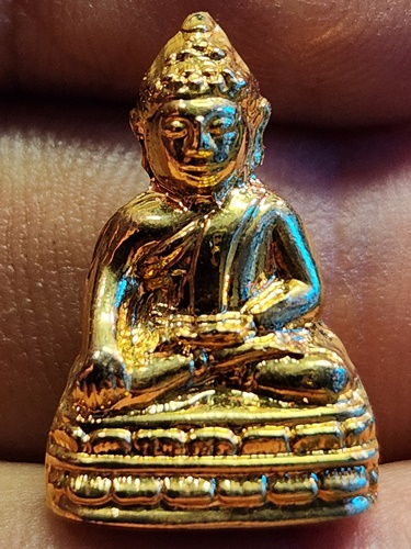 วัดสุทัศนเทพวรารามราชวรมหาวิหาร กทม พระชัยวัฒน์ ที่ระลึก 74 พรรษา พระวิสุทธาธิบดี  2548 กะไหล่ทอง