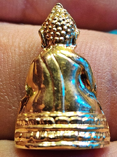 วัดสุทัศนเทพวรารามราชวรมหาวิหาร กทม พระชัยวัฒน์ ที่ระลึก 74 พรรษา พระวิสุทธาธิบดี  2548 กะไหล่ทอง