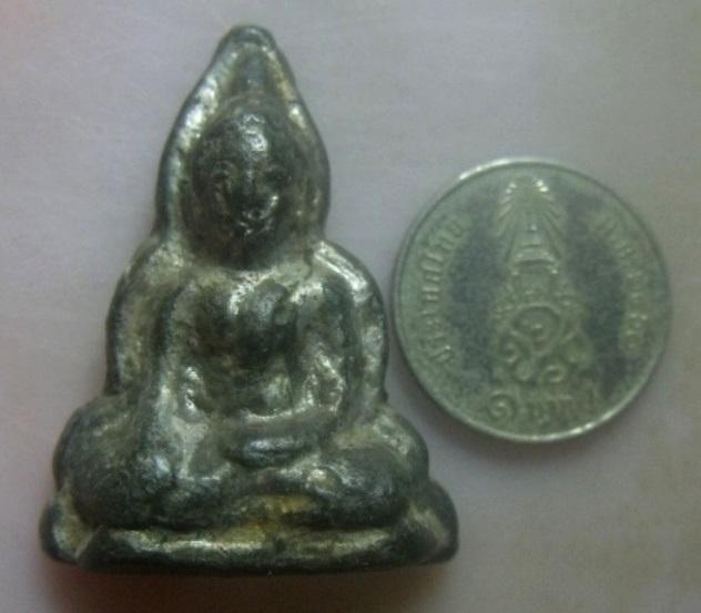 **เบา​ๆ​**พระพุทธนั่งปางมารวิชัย เนื้อชินตะกั่ว ขึ้นไขปรอท เก่า สวยๆ ไม่ทราบที่**เชิญชมครับ